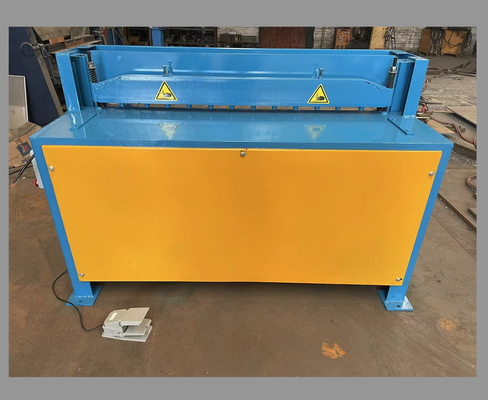 Foot Plate Operated Guillotine Shearing Machine For Cutting Metal